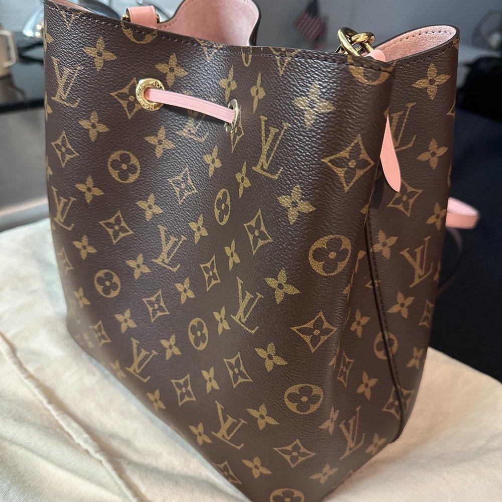 Louis Vuitton NéoNoé bucket bag